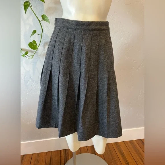 Pristine vintage 100% wool Pleated Skirt size size 6 - Picture 1 of 7